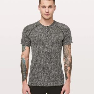 Men's Metal Vent Tech Short Sleeve Henley